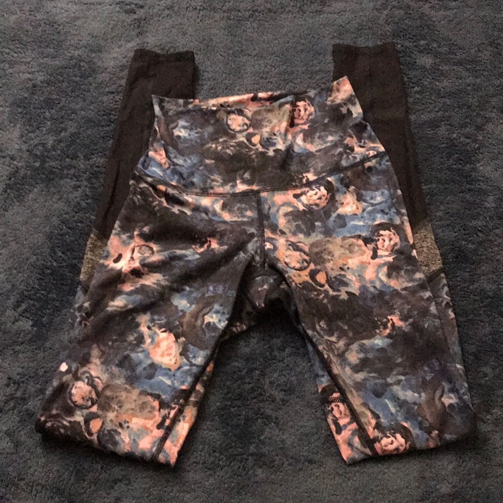 Lululemon high waisted leggings size 4